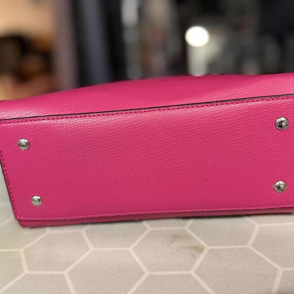 Karl Lagerfeld pink double-handled./ crossbody handbag with likeness charicature - Picture 4 of 10